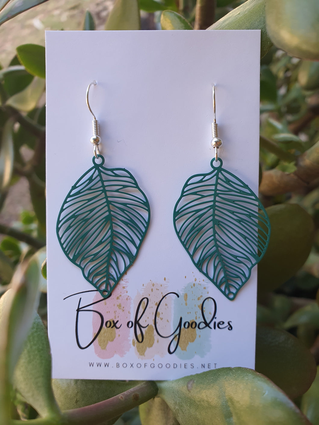 Green leaf filigree