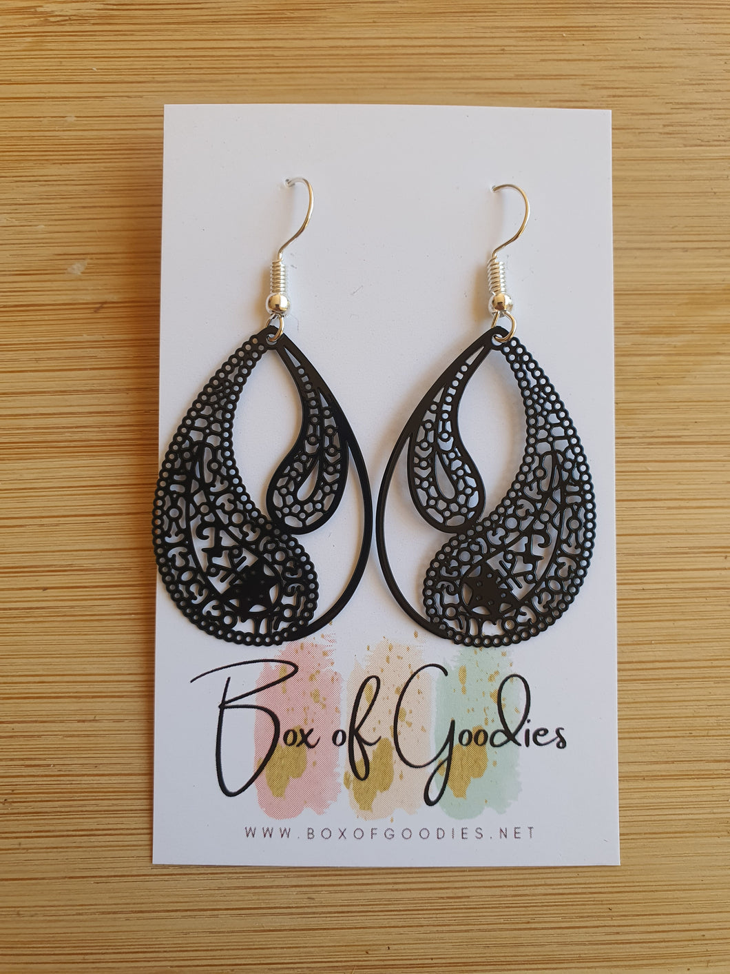 Black detailed teardrop