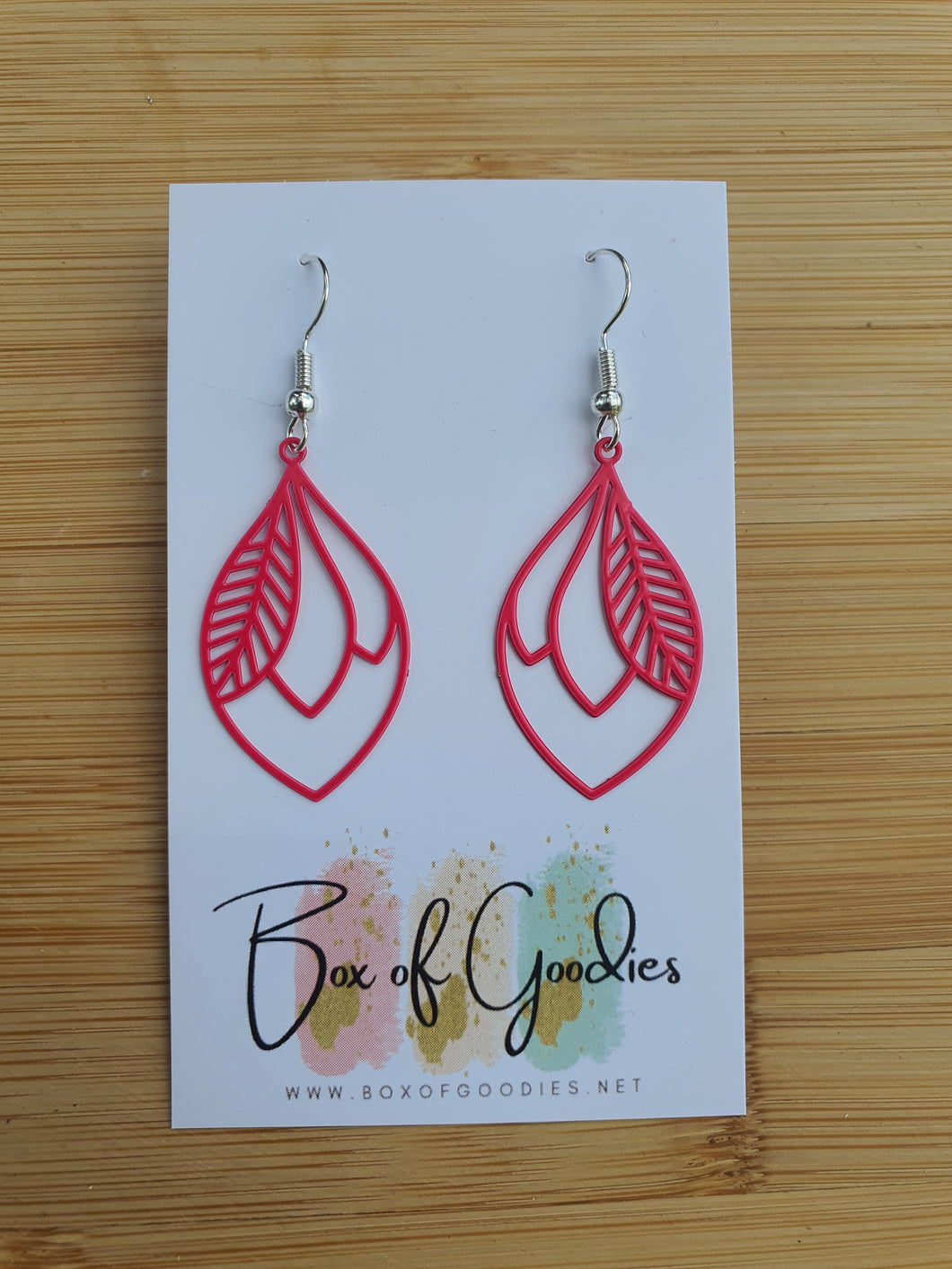 Hot pink leaf design