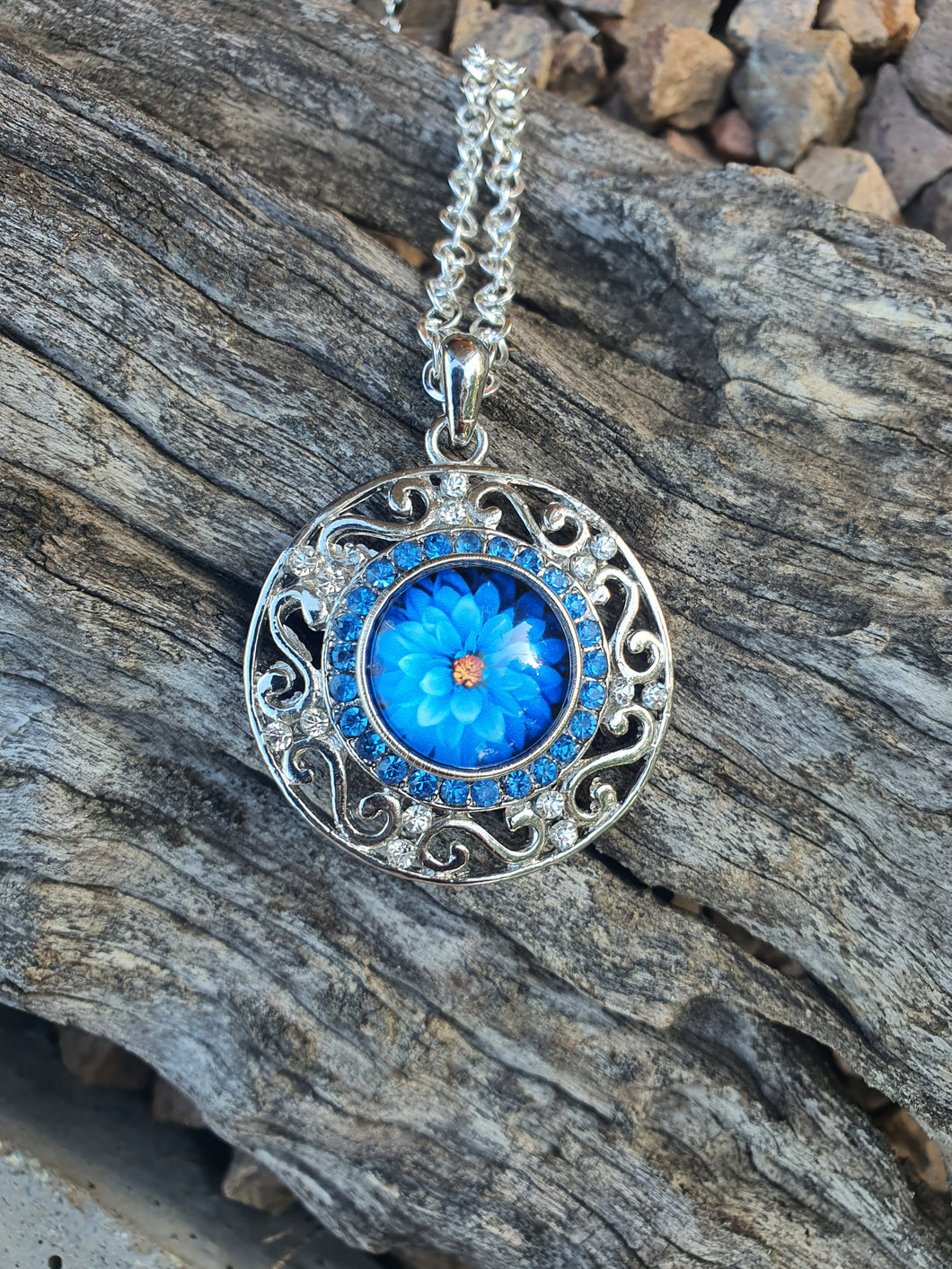 Necklace design R