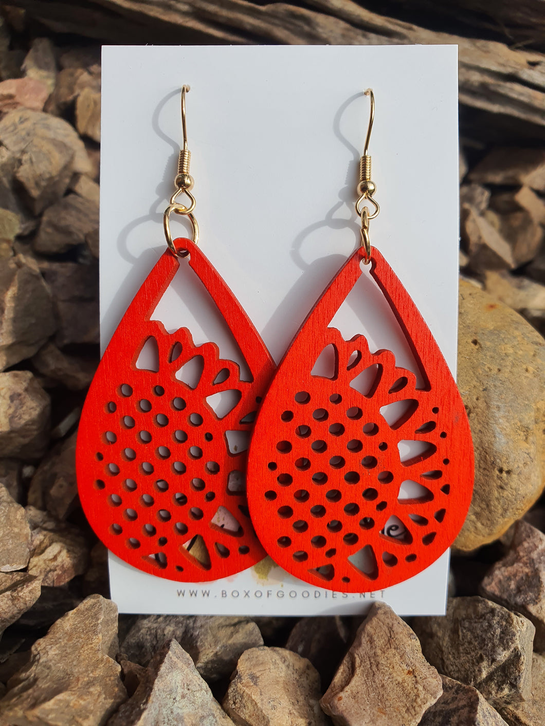 Red/orange sunflower teardrop wood