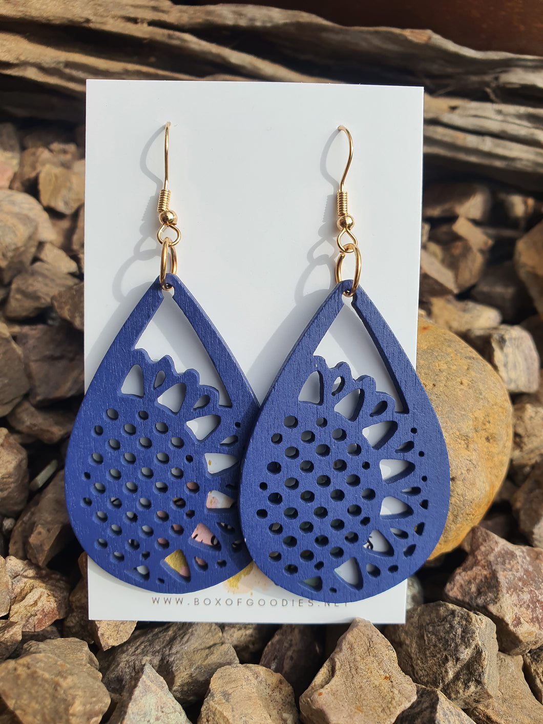 Blue sunflower teardrop wood