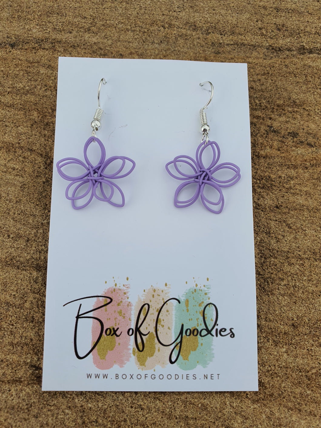 Purple 3d wire flower