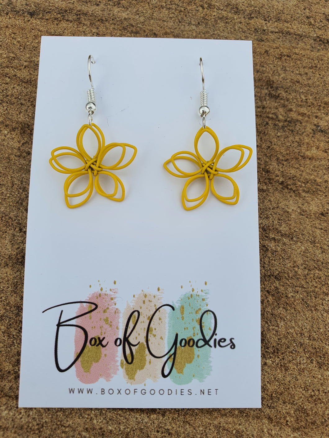 Yellow 3d wire flower