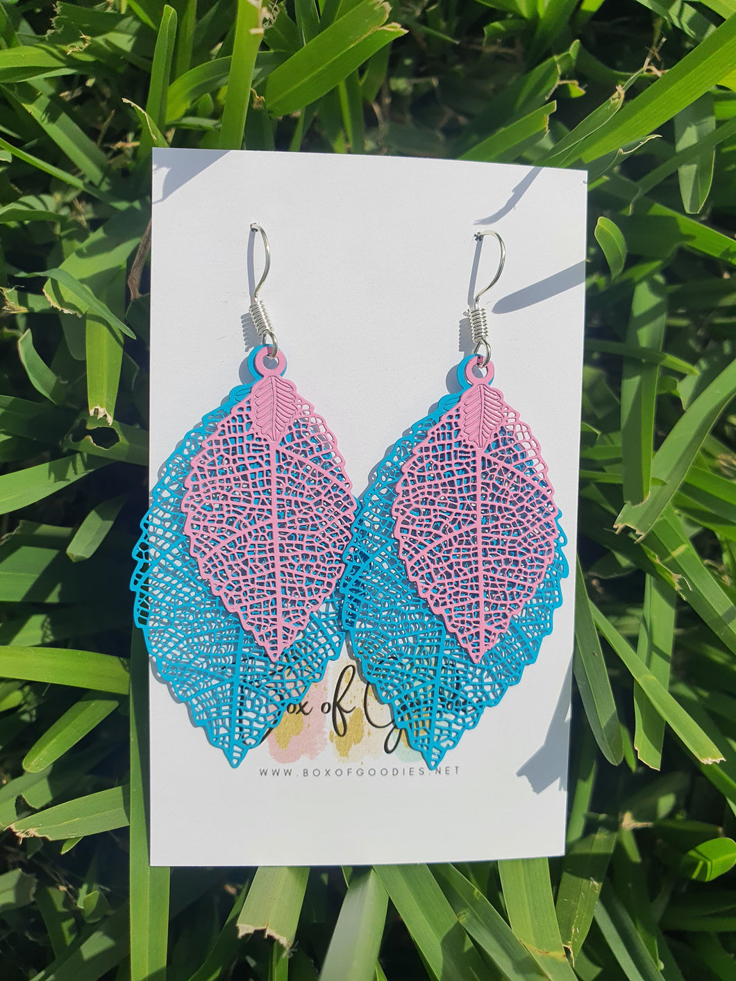 blue/pink layered filigree