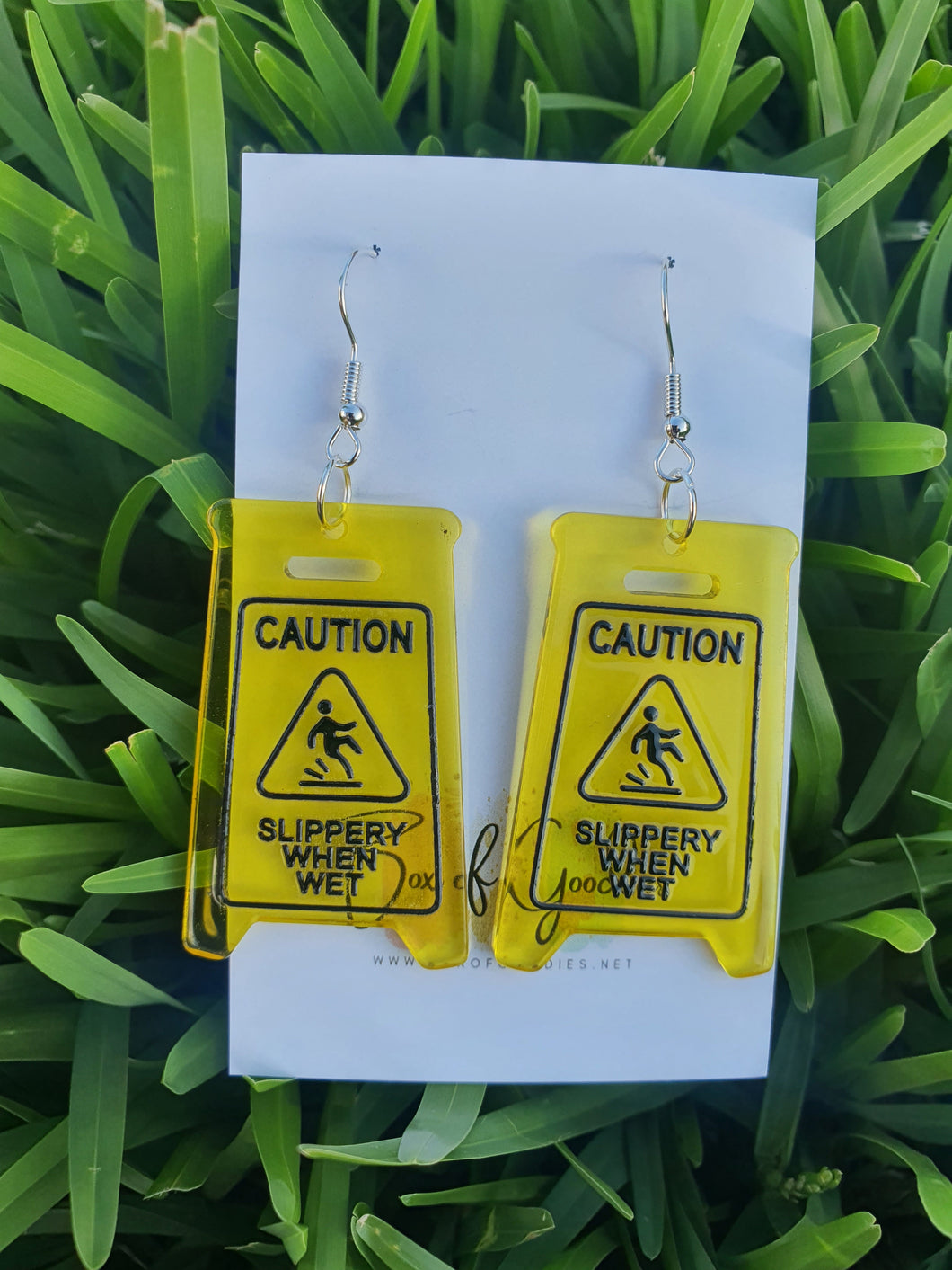 Caution Slippery when wet