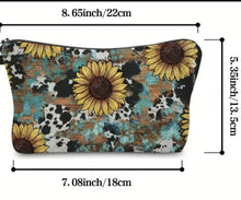 Load image into Gallery viewer, Mandala B print waterproof make up bag
