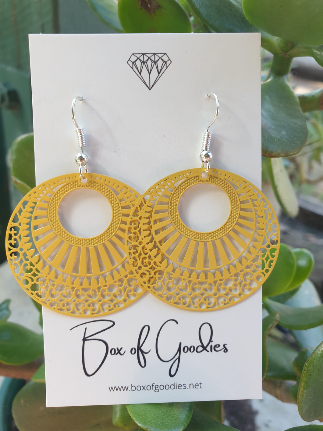 Yellow oval Filigree