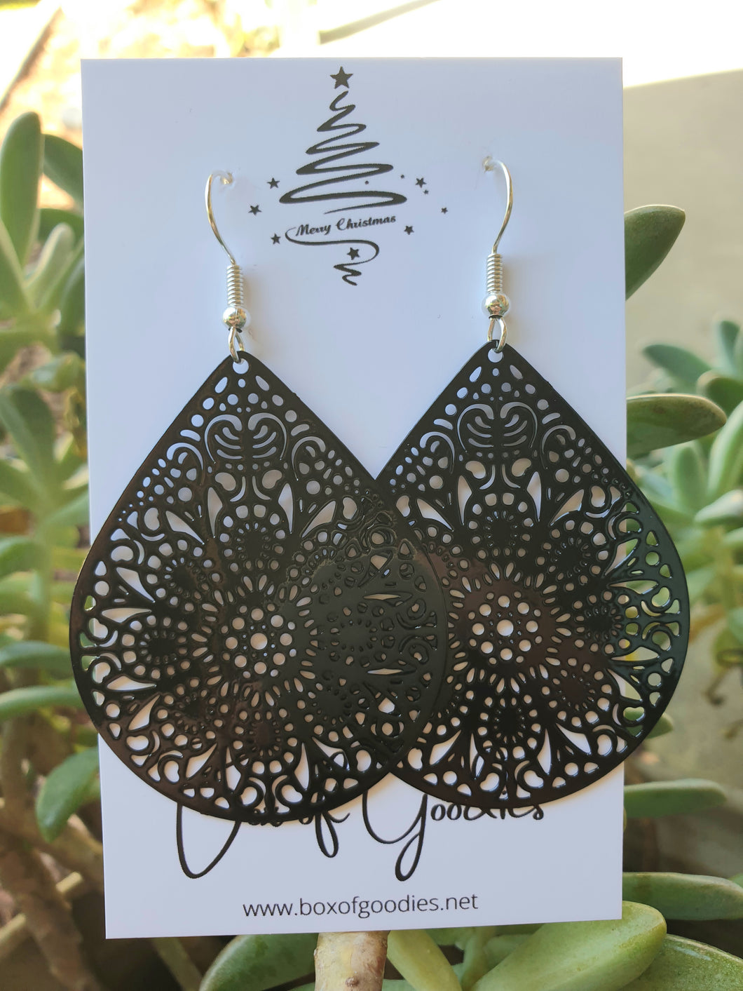 Black mandala filigree